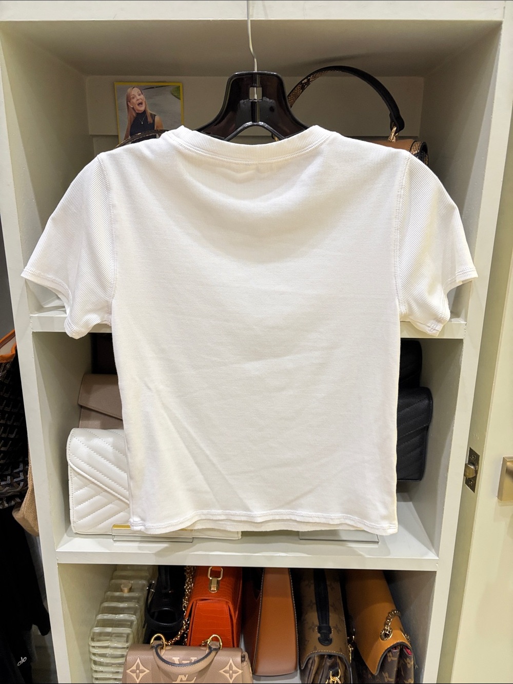 VUORI Women’s Cropped Ribbed Short-sleeve Crew Neck Tee in White. SZ S - Picture 2 of 4